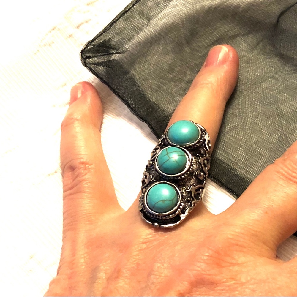 Stunning Turquoise Ring - image 2